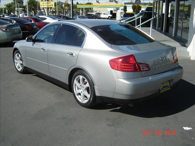 Infiniti G35 2004 photo 3
