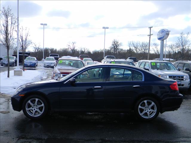 Infiniti G35 2004 photo 2