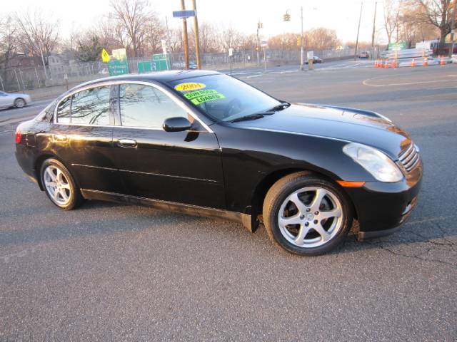 Infiniti G35 2004 photo 1
