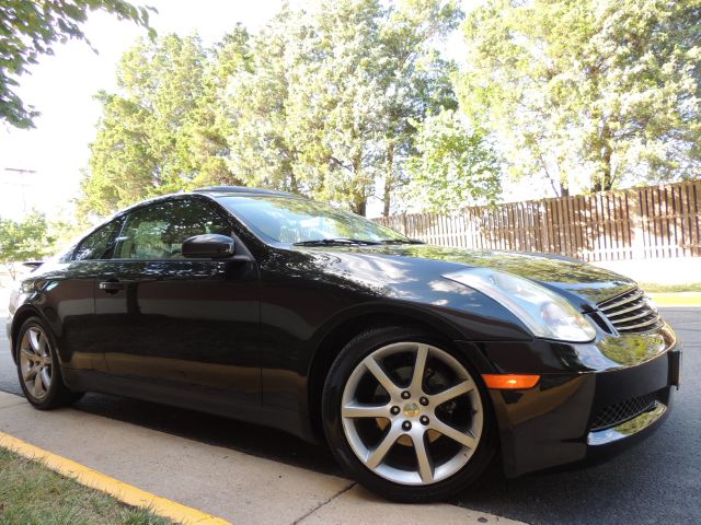Infiniti G35 2004 photo 2