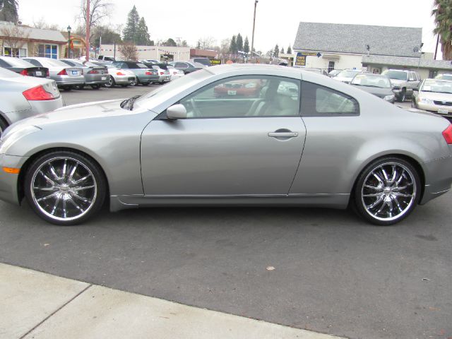Infiniti G35 2004 photo 2