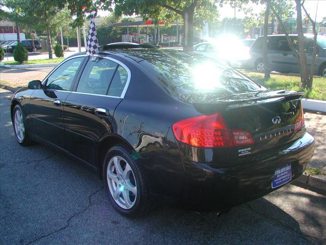 Infiniti G35 2004 photo 2