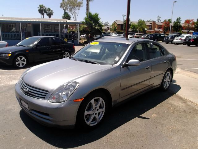Infiniti G35 2004 photo 2