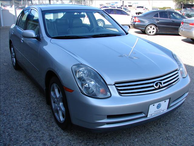 Infiniti G35 2004 photo 2