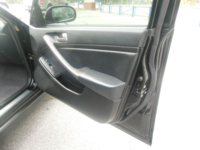 Infiniti G35 2004 photo 16