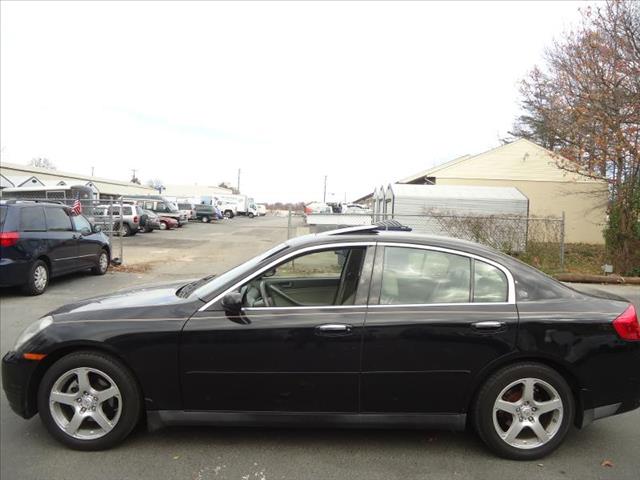 Infiniti G35 2004 photo 2