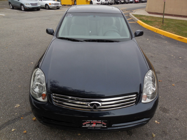 Infiniti G35 2004 photo 2