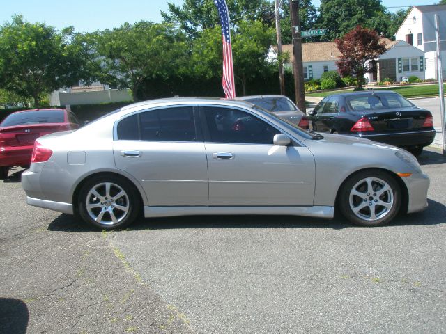 Infiniti G35 2004 photo 2