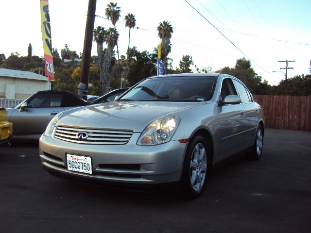 Infiniti G35 2004 photo 2
