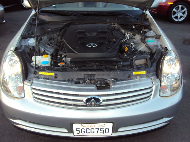 Infiniti G35 2004 photo 3