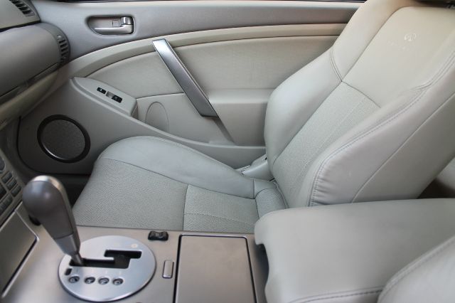 Infiniti G35 2004 photo 19