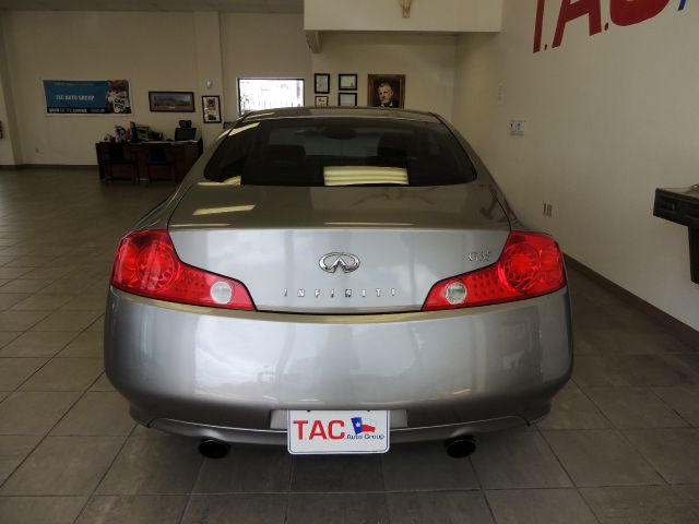 Infiniti G35 2004 photo 2