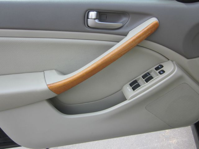 Infiniti G35 2004 photo 2