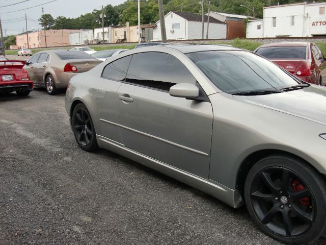 Infiniti G35 XL 12-passenger Coupe