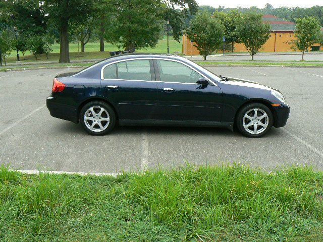 Infiniti G35 2004 photo 2