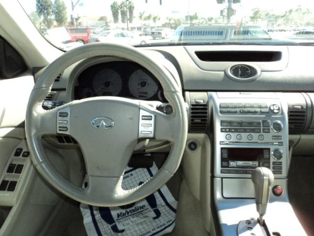 Infiniti G35 2004 photo 2