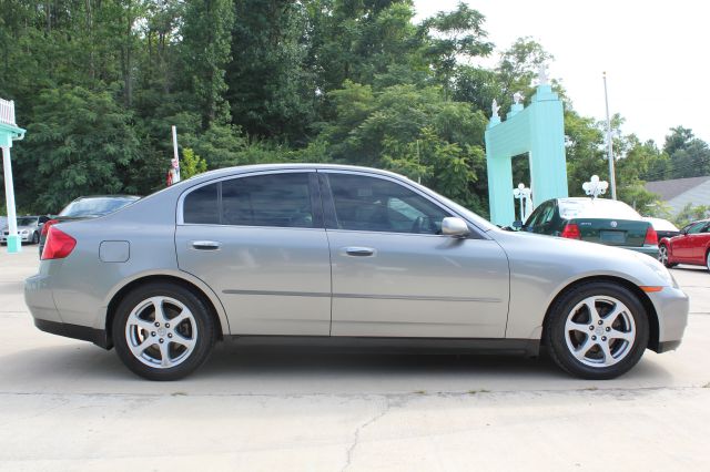 Infiniti G35 2004 photo 2