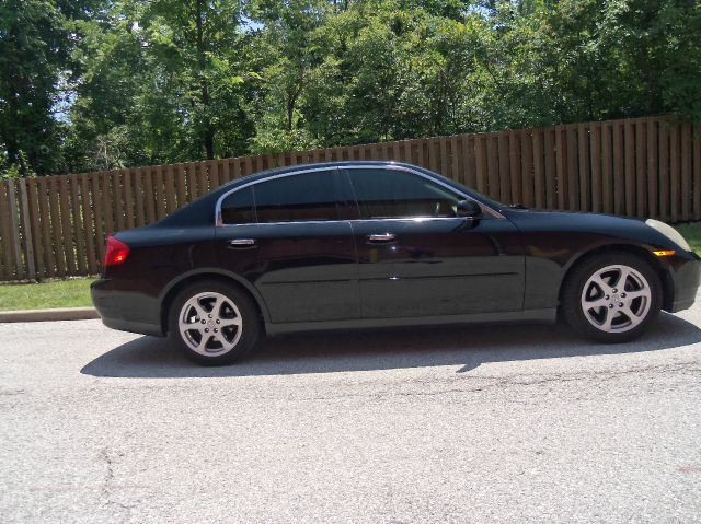 Infiniti G35 2004 photo 2
