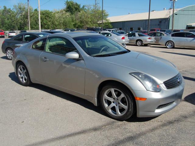 Infiniti G35 2004 photo 2