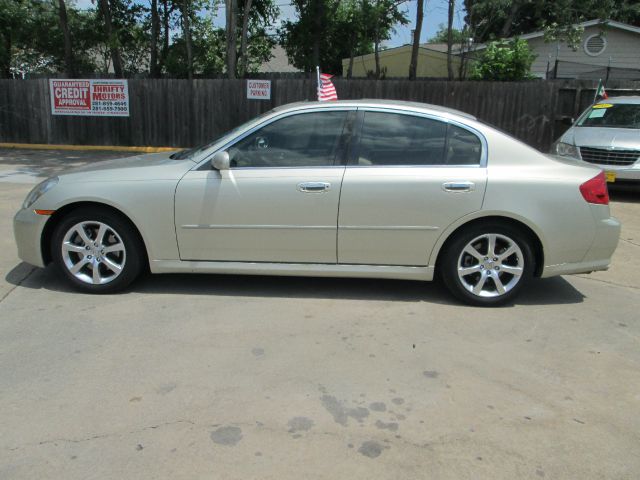 Infiniti G35 2005 photo 11