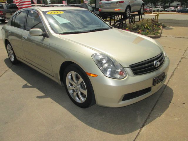 Infiniti G35 2005 photo 9