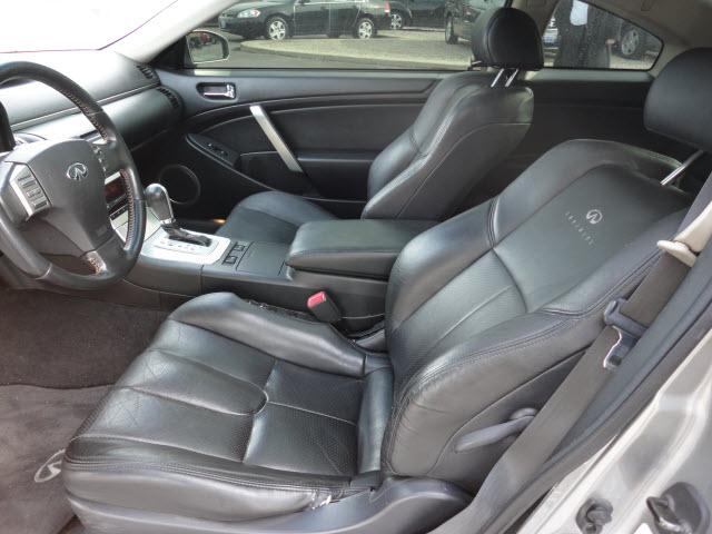 Infiniti G35 2005 photo 4