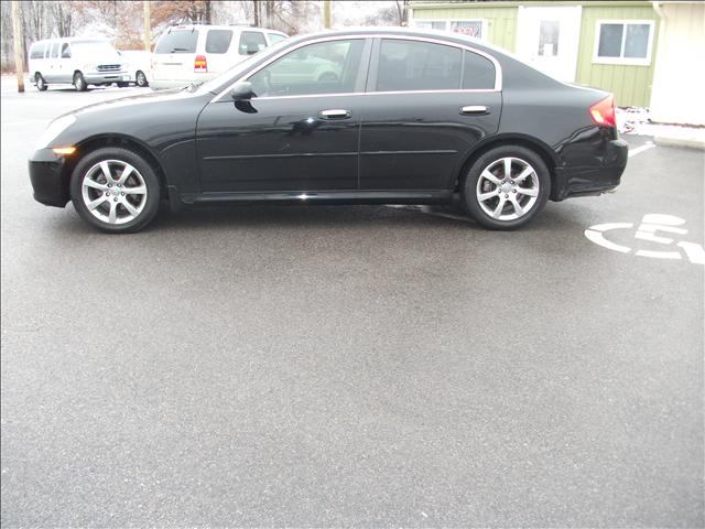 Infiniti G35 2005 photo 2
