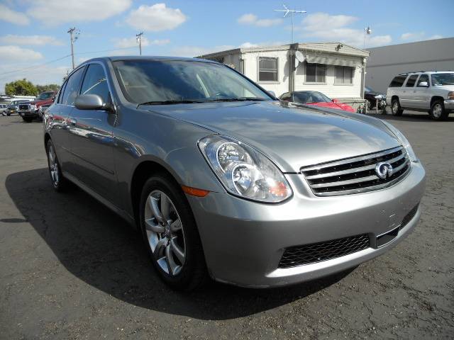Infiniti G35 2005 photo 2