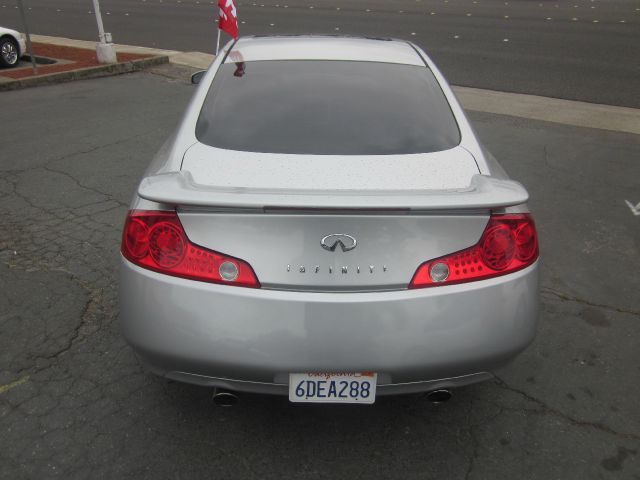 Infiniti G35 2005 photo 2