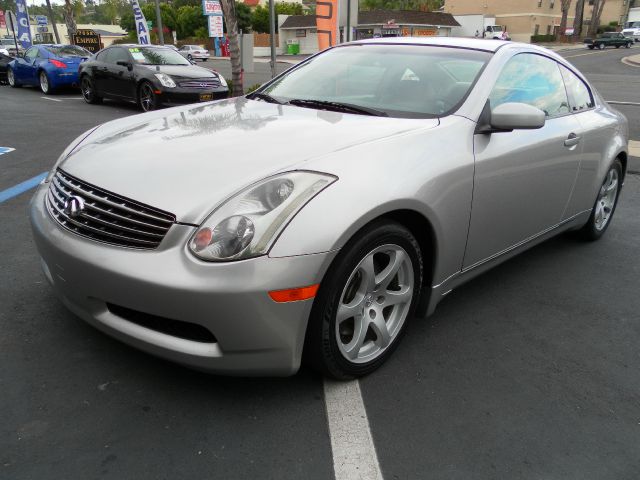 Infiniti G35 2005 photo 2