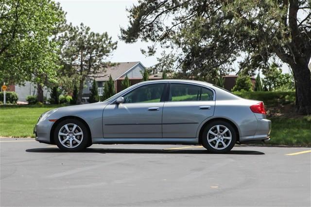 Infiniti G35 5-door Liftback Sedan