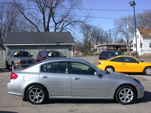 Infiniti G35 2005 photo 2