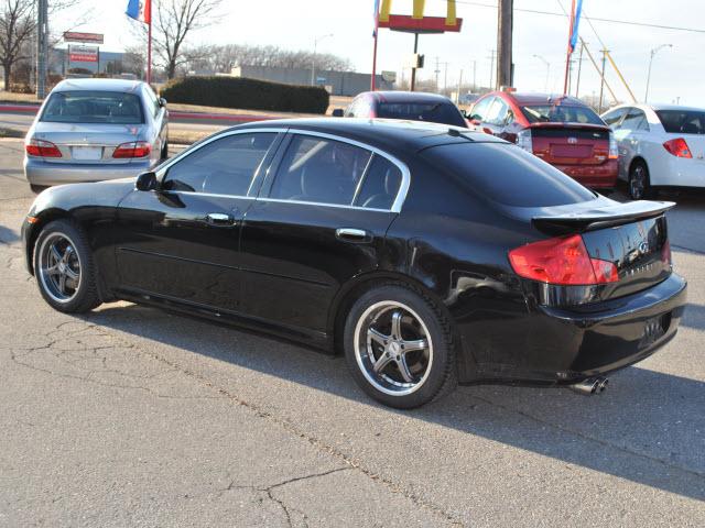 Infiniti G35 2005 photo 2