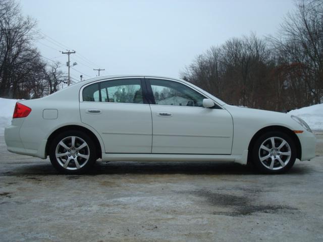 Infiniti G35 2005 photo 2