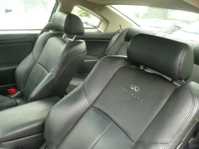 Infiniti G35 2005 photo 18