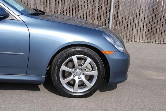 Infiniti G35 2005 photo 2