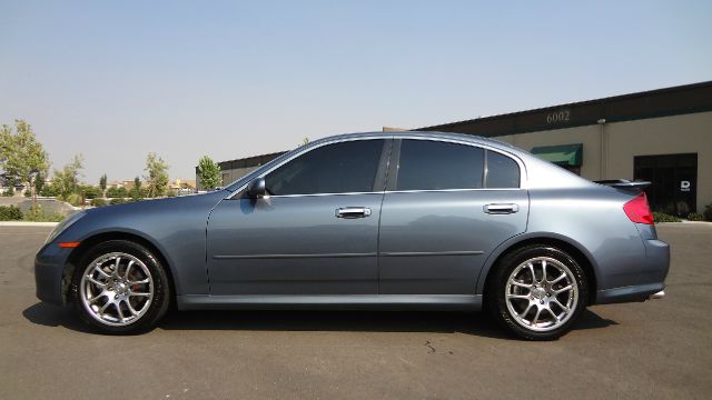 Infiniti G35 2005 photo 2
