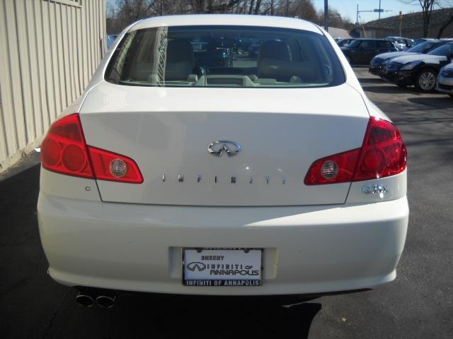 Infiniti G35 2005 photo 2