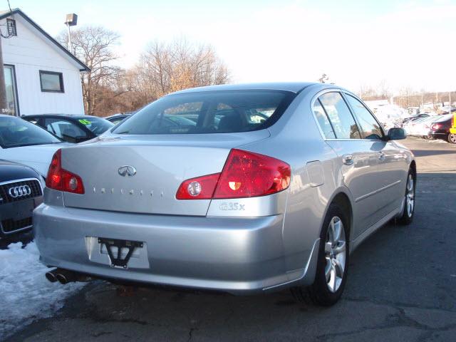Infiniti G35 2005 photo 2
