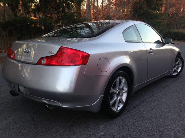 Infiniti G35 2005 photo 2