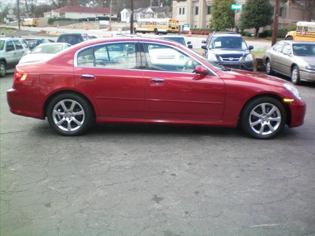 Infiniti G35 2005 photo 2