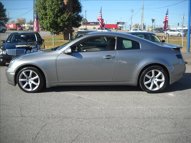 Infiniti G35 2005 photo 2