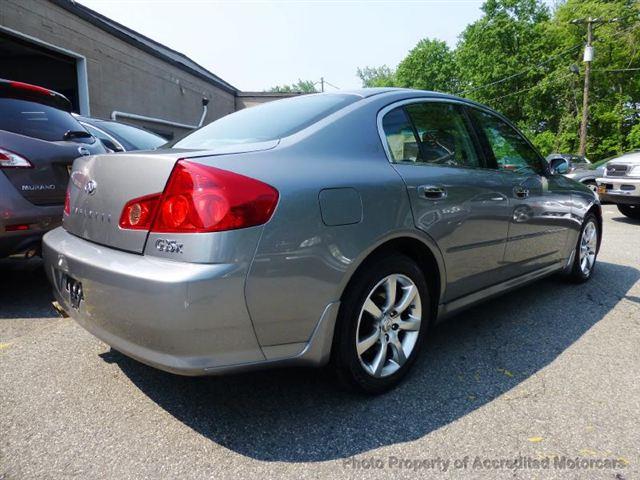 Infiniti G35 2006 photo 16