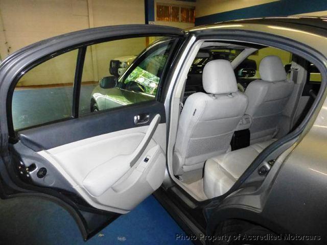 Infiniti G35 2006 photo 8