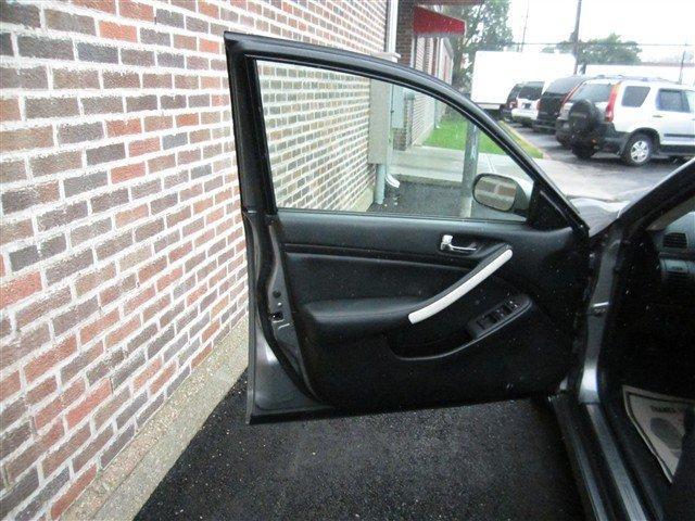 Infiniti G35 2006 photo 3