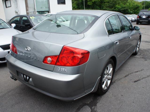 Infiniti G35 2006 photo 2