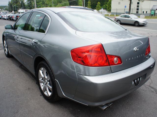 Infiniti G35 2006 photo 3