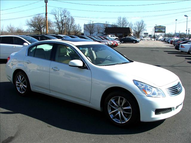 Infiniti G35 2007 photo 2