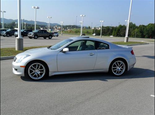 Infiniti G35 2007 photo 2