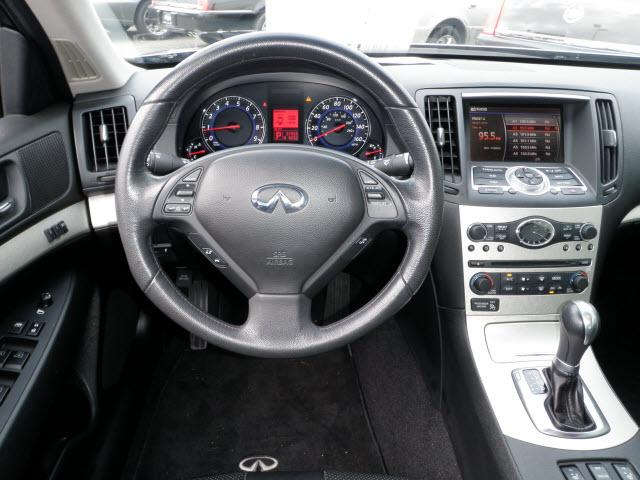 Infiniti G35 2007 photo 2